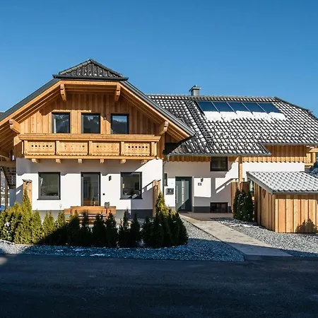Pistenblick Apartman *